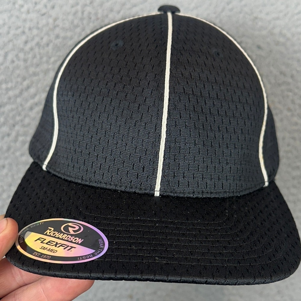 NEW Richardson Hats Men SM-MED 453 Black White Mesh Flexfit Referee Official Cap